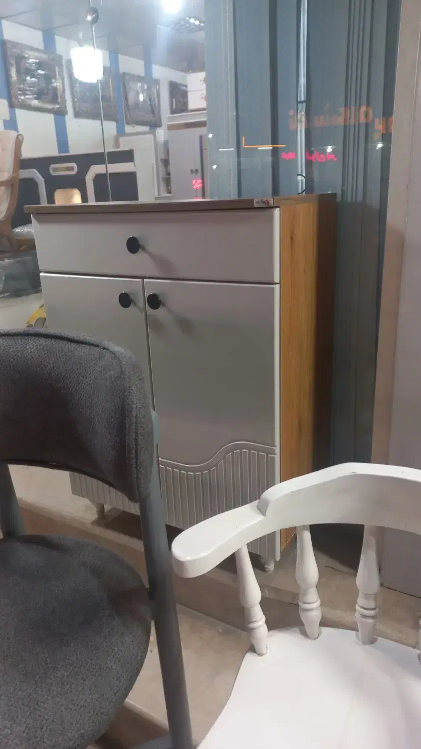 جاکفشی شرکتی کلیه اجناس حراج|جاکفشی، کمد، دراور|بندرعباس, |دیوار