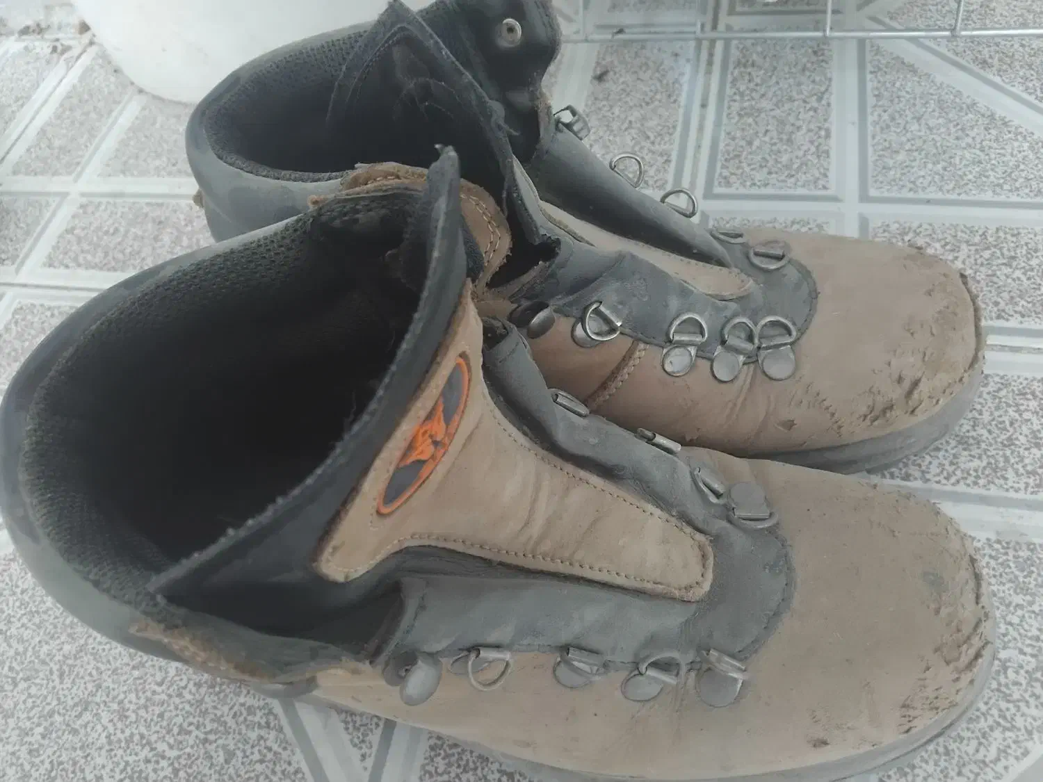 کفش کوهنوردی|کیف، کفش، کمربند|بهبهان, |دیوار