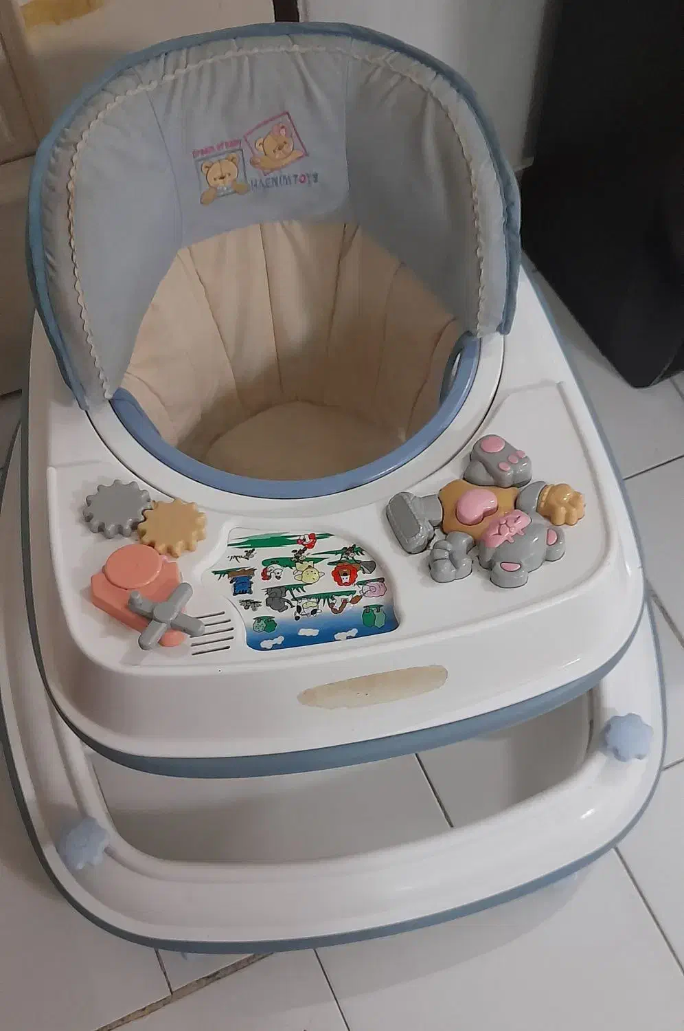 روروئک|کالسکه و لوازم جانبی|کرج, حصارک بالا|دیوار