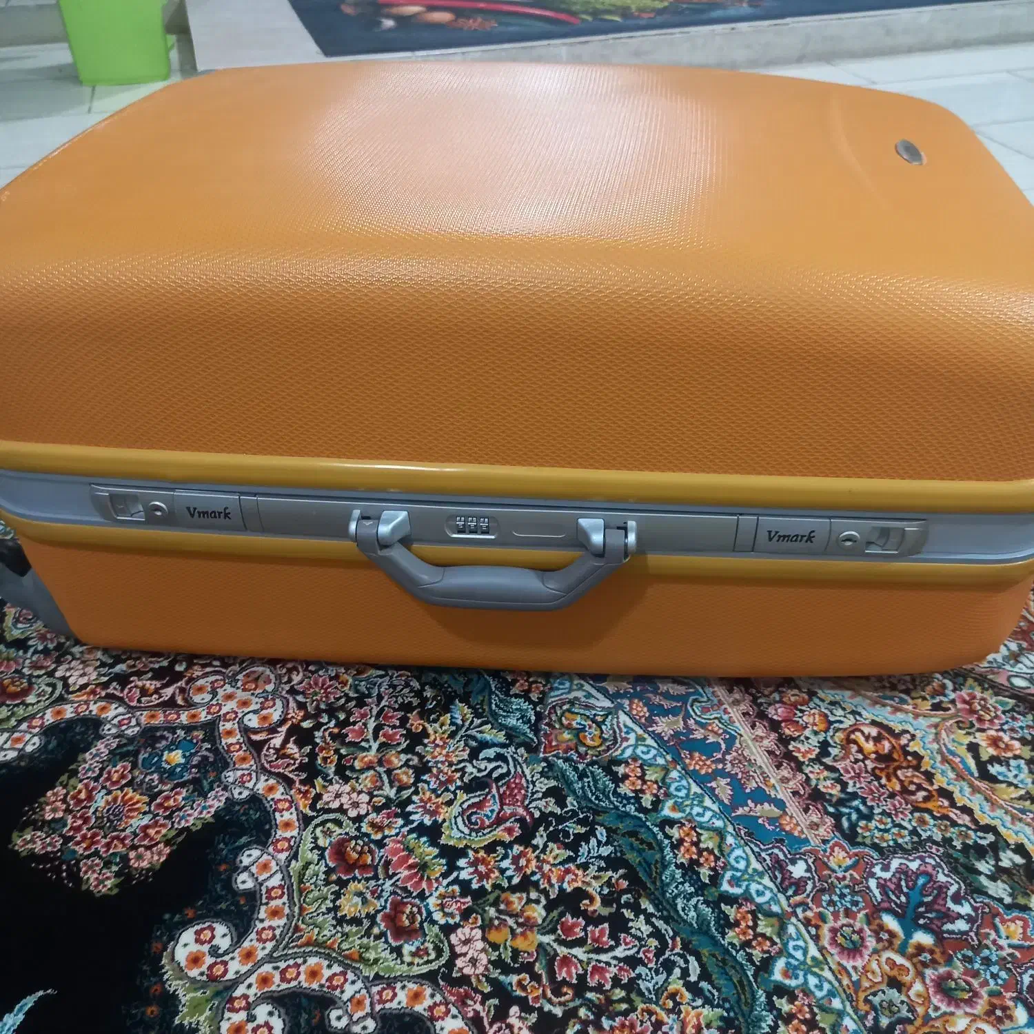 چمدان محکم جادار بزرگ|کیف، کفش، کمربند|بندرعباس, |دیوار