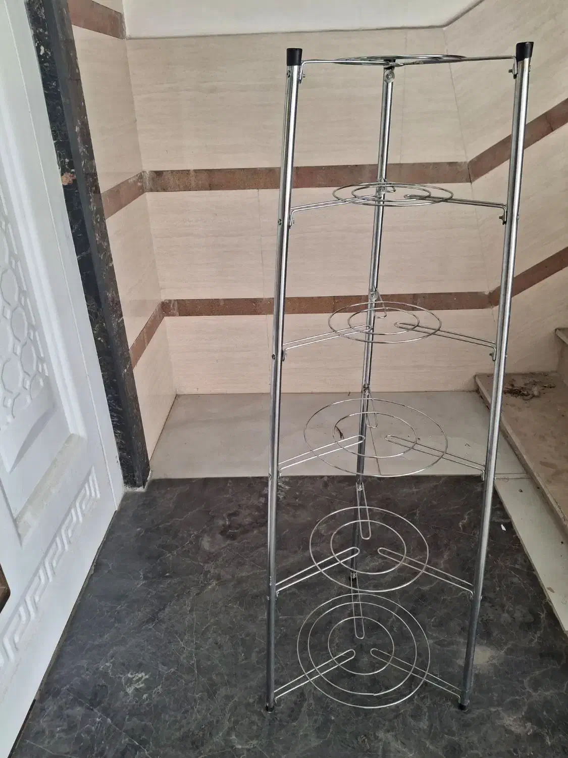 پایه قابلمه|آبچکان و نظمدهنده ظروف|بروجرد, |دیوار