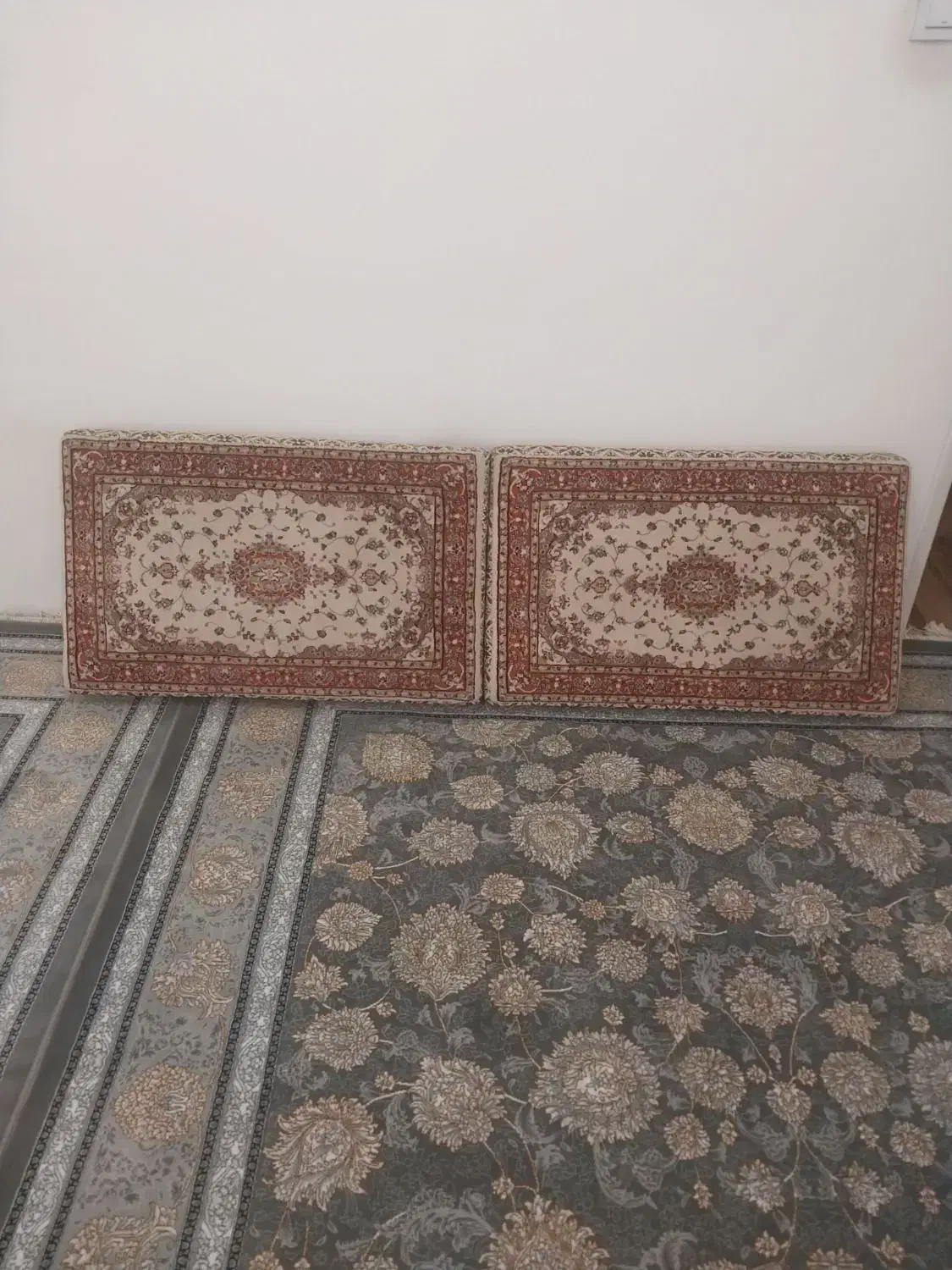 پشتی|پشتی|همدان, |دیوار