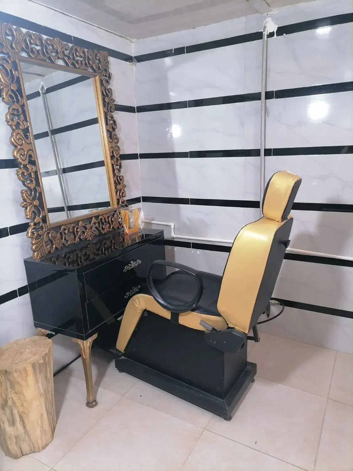 آینه کنسول وصندلی|آرایشگاه و سالن‌های زیبایی|کرمانشاه, |دیوار