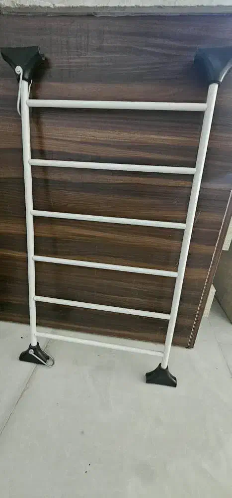 گهواره کنار تختی مادر|تخت و صندلی بچه|یزد, |دیوار