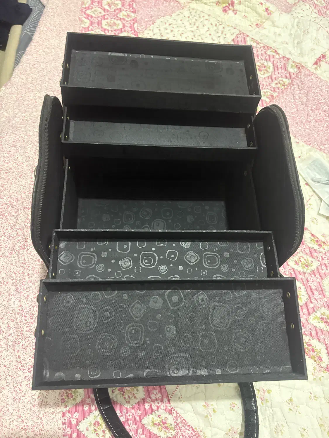 کیف تاتو به همراه یکسری وسایل|آرایشگاه و سالنهای زیبایی|تنکابن, |دیوار