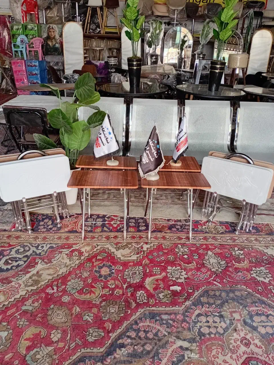 میز جلو مبلی تاشو مدل چمدونی پایه فلزی|مبلمان خانگی و میز عسلی|شیراز, وزیرآباد|دیوار