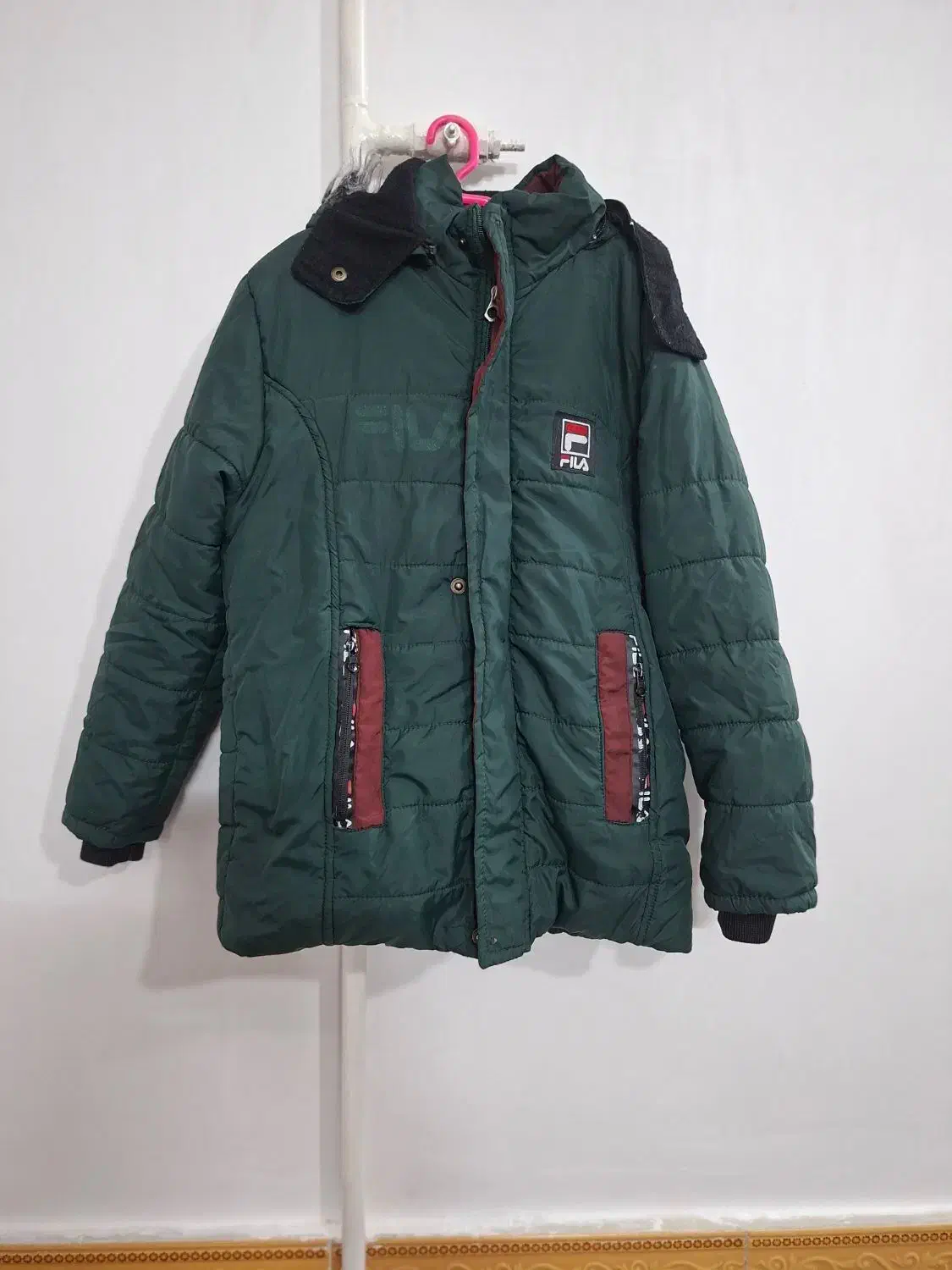 کاپشن|کفش و لباس بچه|بروجرد, |دیوار