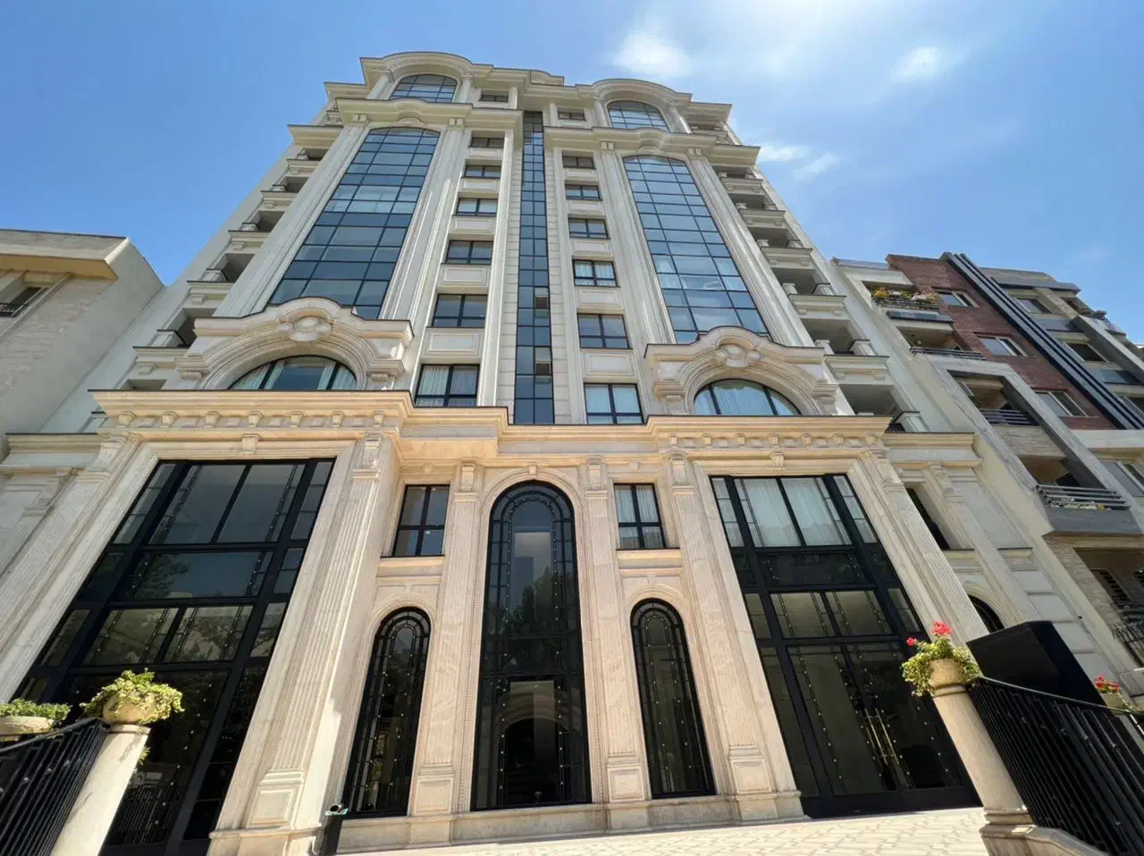 عمارت دروس295متر/بالاترین طبقه بدون مشرف/ فول