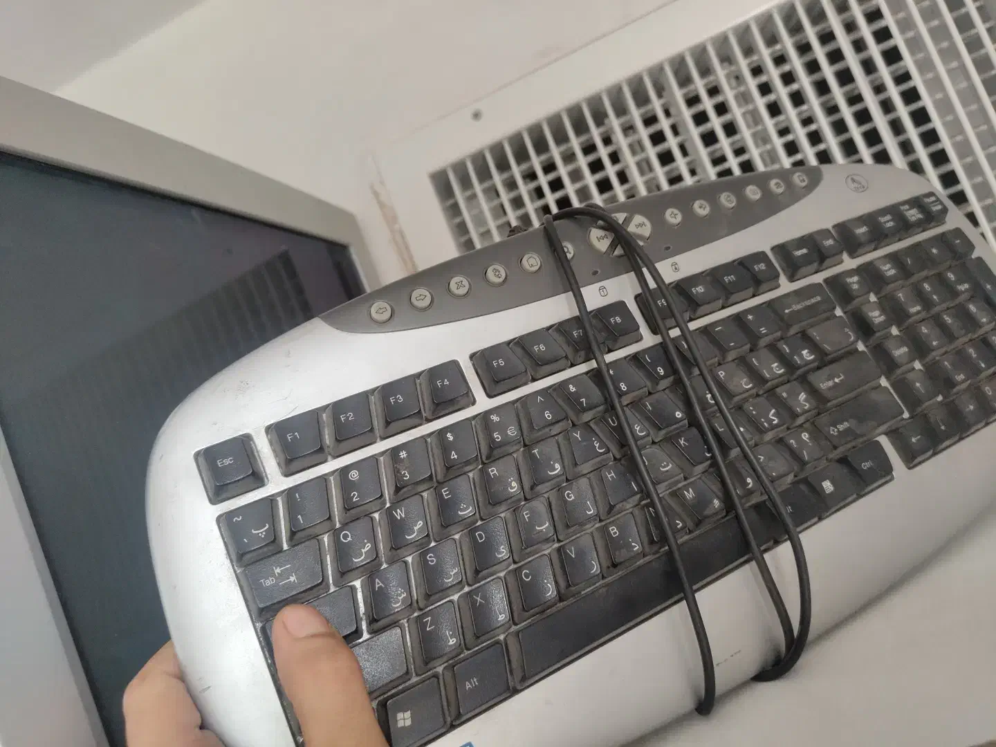 مانیتور همراه کیبورد|قطعات و لوازم جانبی رایانه|اصفهان, برازنده|دیوار