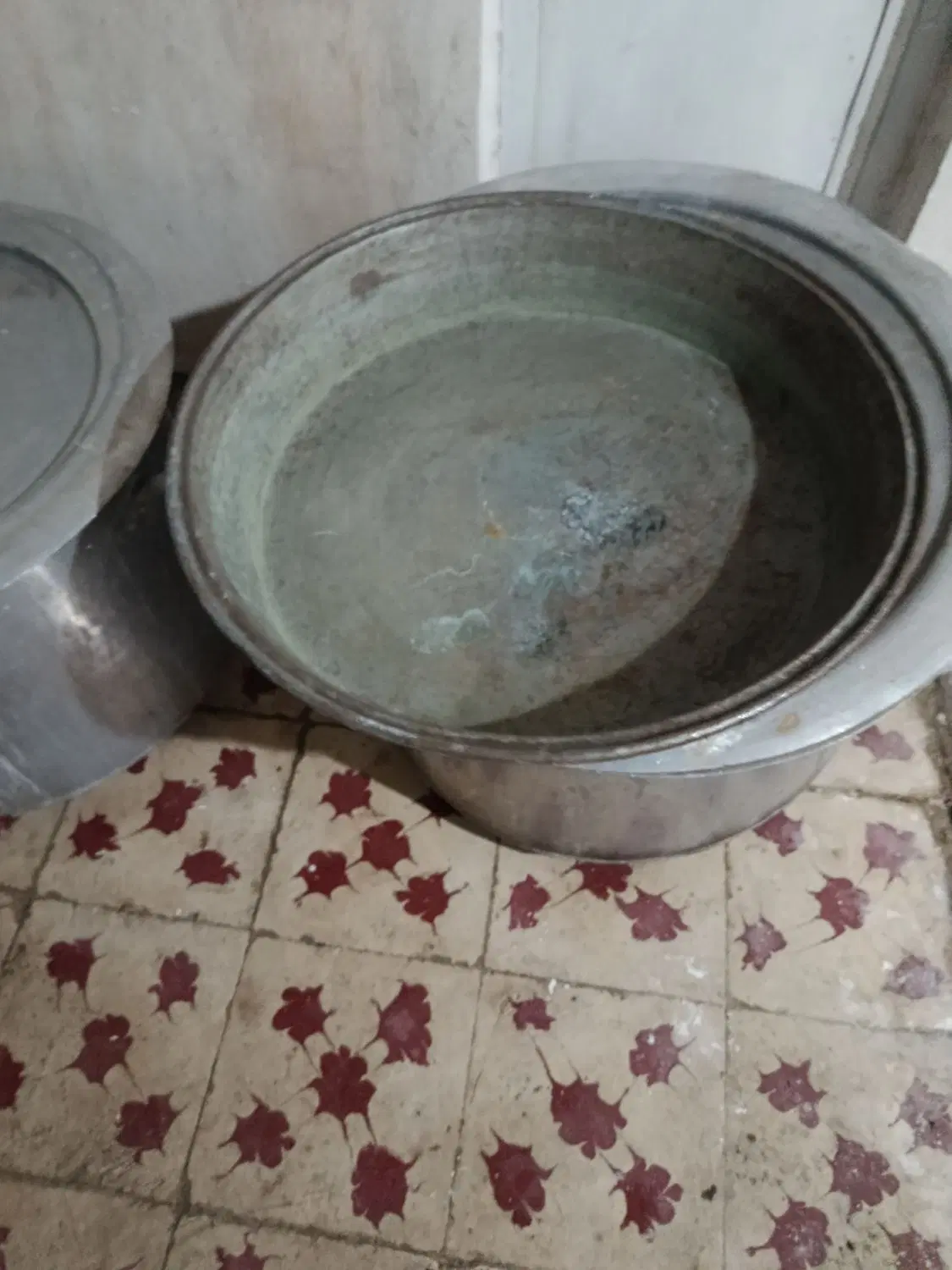 تشت مسی|ظروف پخت‌وپز|رشت, بیجارپس|دیوار