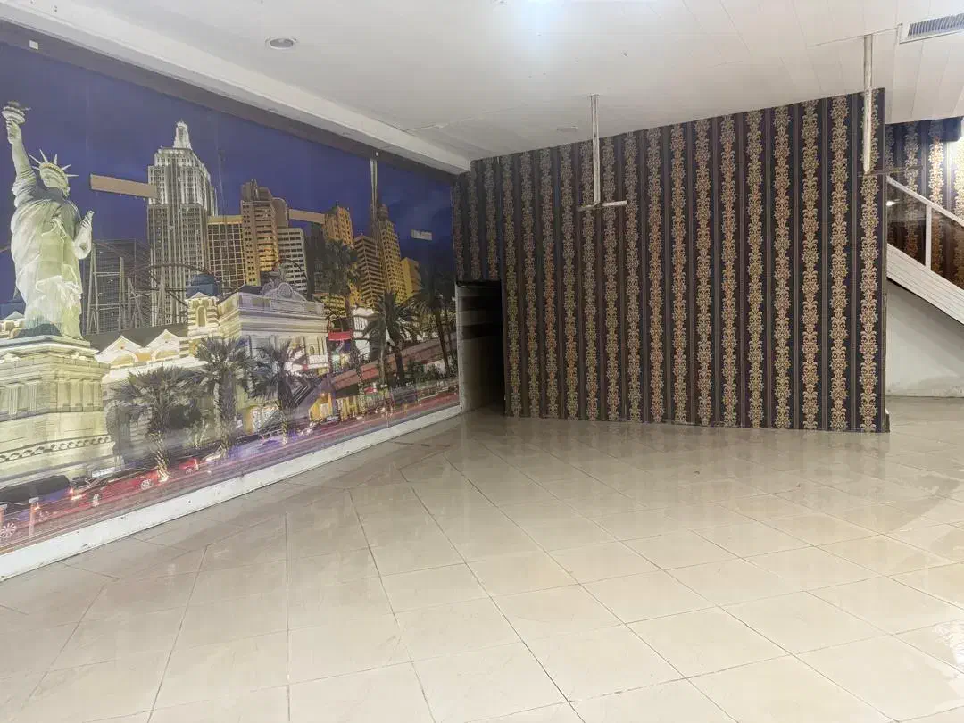 مغازه تجاری ویک محوطه با حاشیه مطلوب|اجارهٔ مغازه و غرفه|تربتحیدریه, کاشانی|دیوار