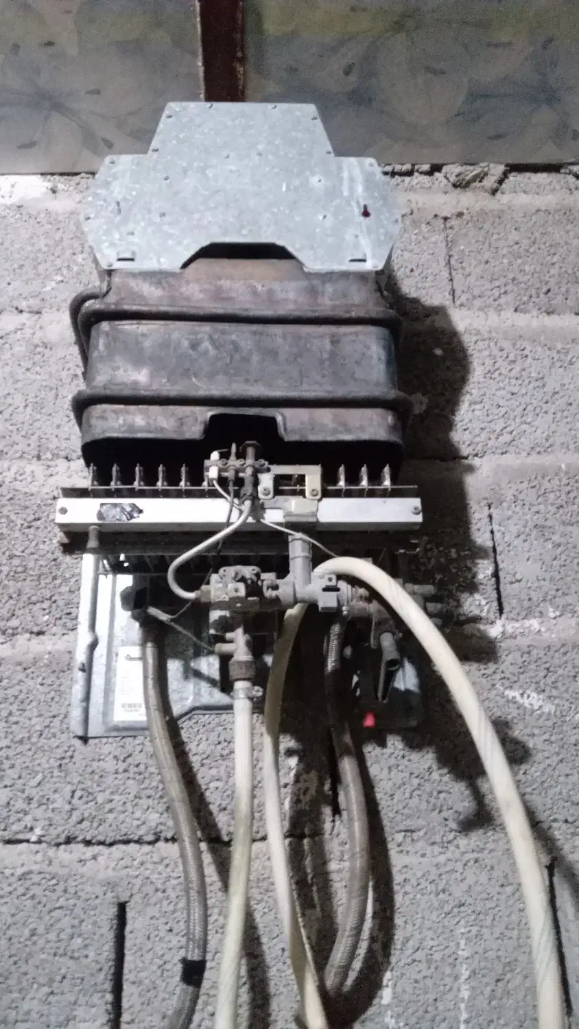 آبگرمکن بوتان|آبگرمکن، پکیج، شوفاژ|سراوان, |دیوار