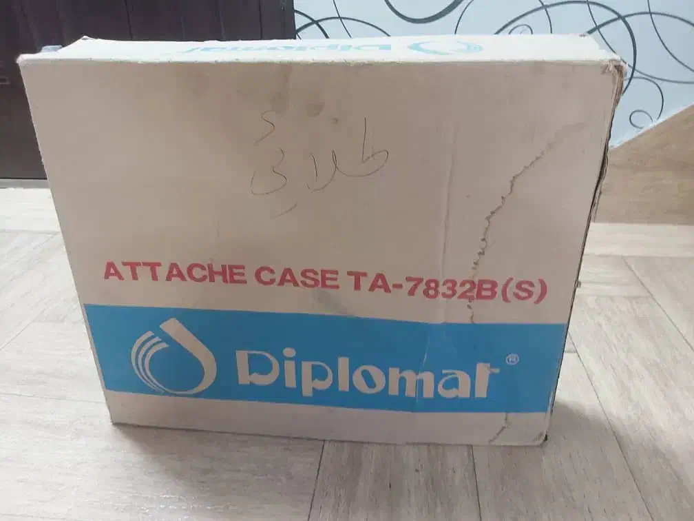 کیف سامسونت دیپلمات اصل دور طلایی نو|کیف، کفش، کمربند|کاشان, ملک آباد|دیوار