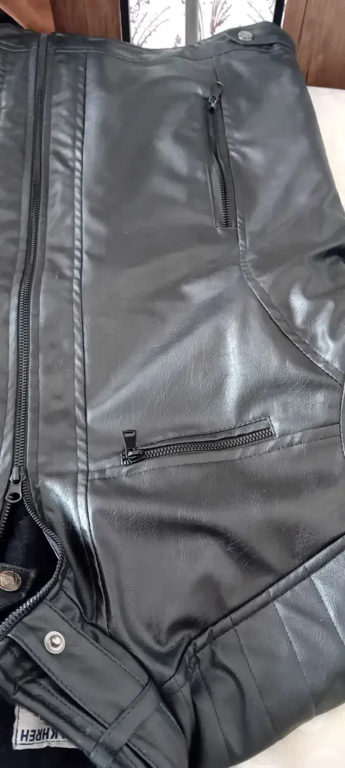 یک عدد کافشن زمستانی چرم|لباس|سبزوار, شرق کال جنوبی (شمس آبادی)|دیوار