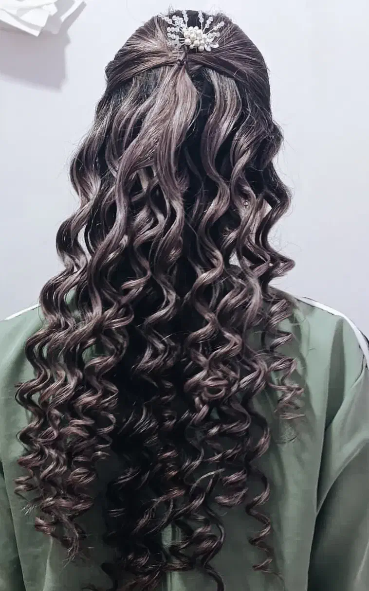 شنیون تخصصی|خدمات آرایشگری و زیبایی|اشتهارد, |دیوار