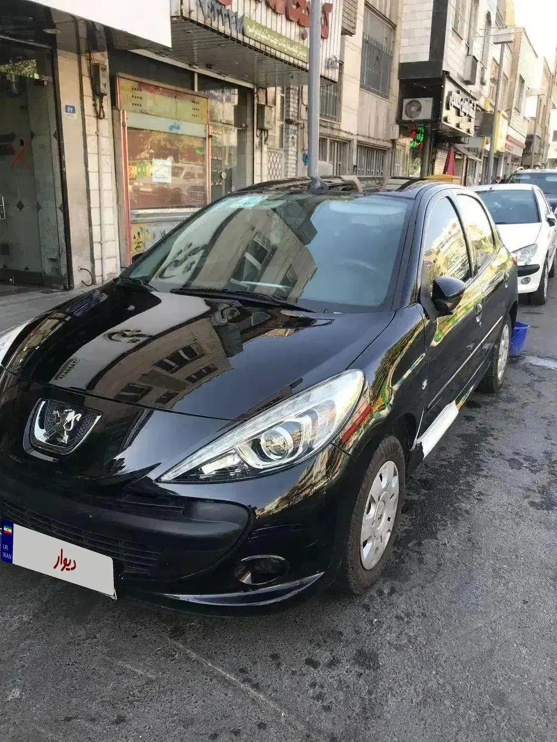 پژو207 مشکی 1402 دنده سقف فلز|خودرو سواری و وانت|تهران, تهران‌نو|دیوار