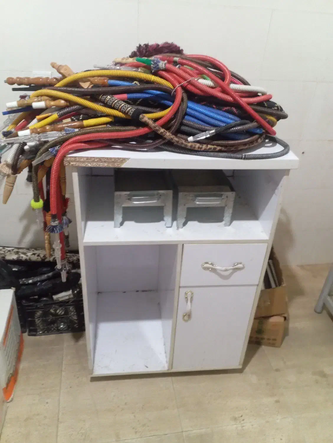 واگذاری قفسه نئون میز قلیان|عمدهفروشی|نیشابور, کوی فرهنگیان|دیوار