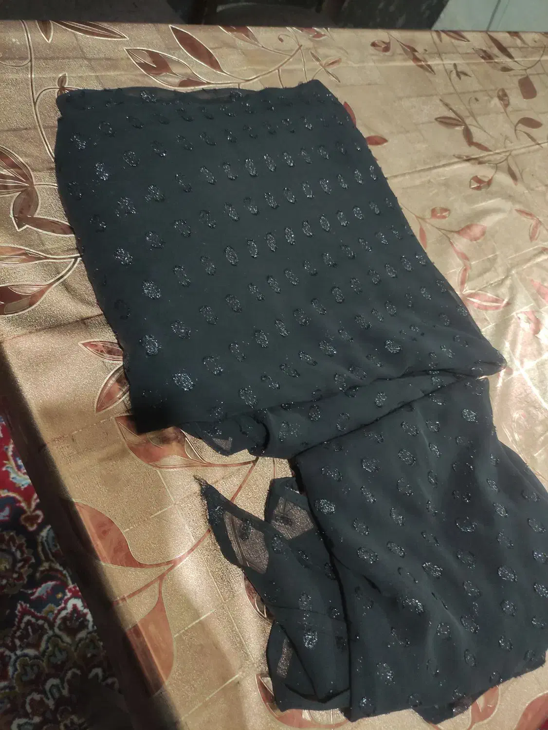 چادر لباس محلی|لباس|دوگنبدان, |دیوار