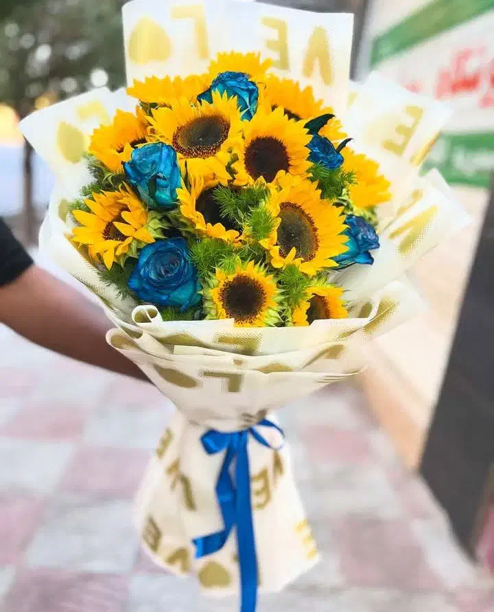 دسته گل ، باکس گل ،تزئین ماشین عروس|گل و گیاه طبیعی|تهران, قیام|دیوار