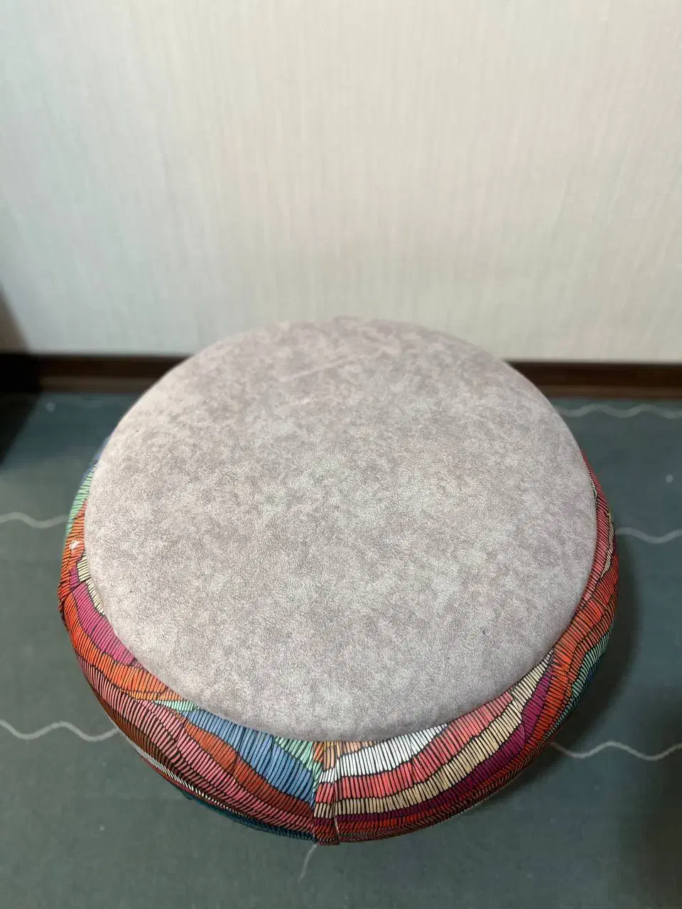 پاف|مبلمان خانگی و میز عسلی|صدرا-فارس, فاز ۱|دیوار