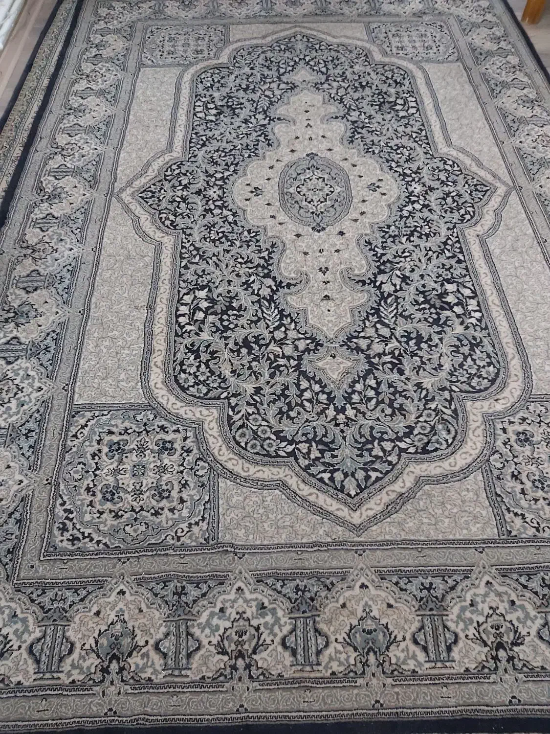 فرش ۹ متری|فرش|بندر انزلی, آذربایجان|دیوار