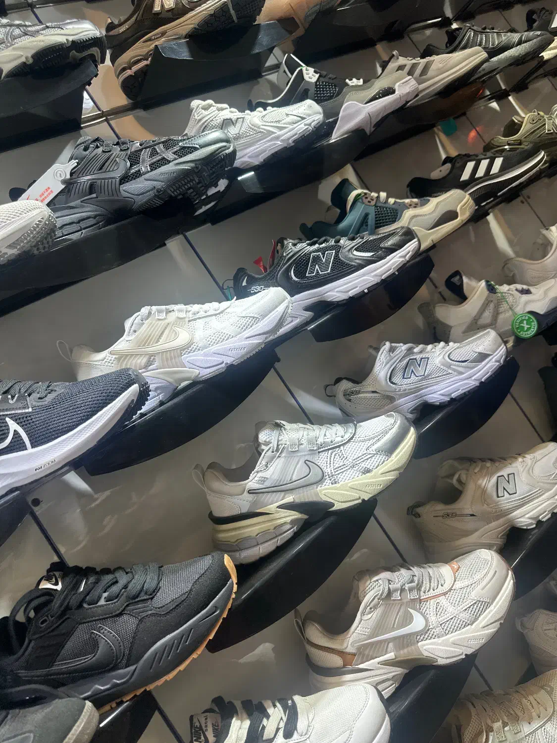 استخدام در فروشگاه ورزشی تمام وقت و نیمه وقت|استخدام خدمات فروشگاه و رستوران|تهران, صادقیه|دیوار