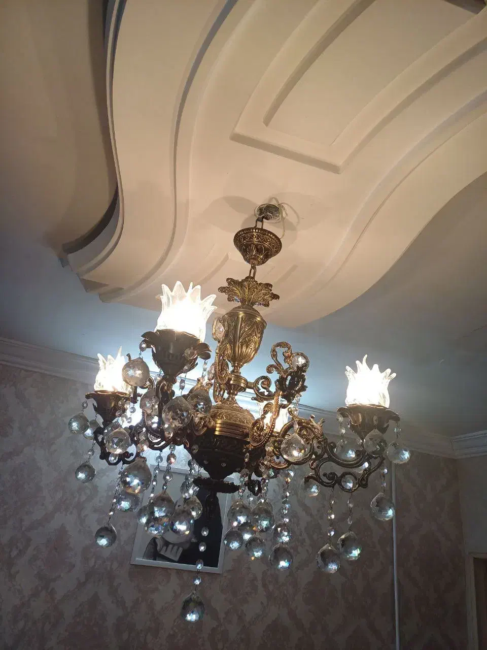 لوستر کاملا نو و قلم کاری|لوستر و چراغ آویز|مشهد, یاس|دیوار