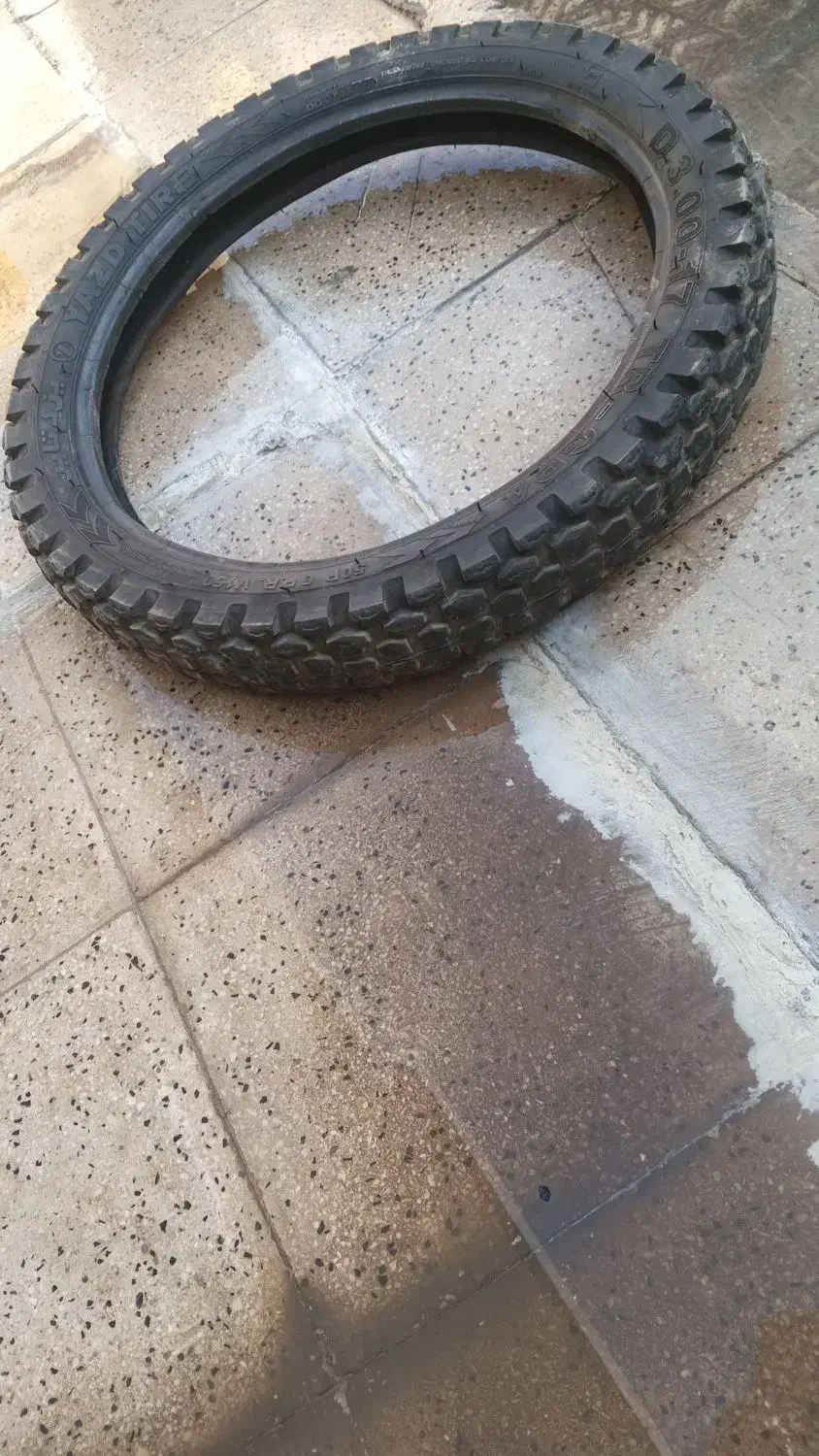 لاستیک عقب موتور|قطعات یدکی و لوازم جانبی|زند, |دیوار