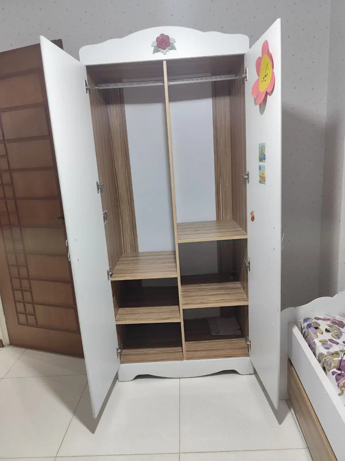 کمد نوجوان|جاکفشی، کمد، دراور|همدان, |دیوار