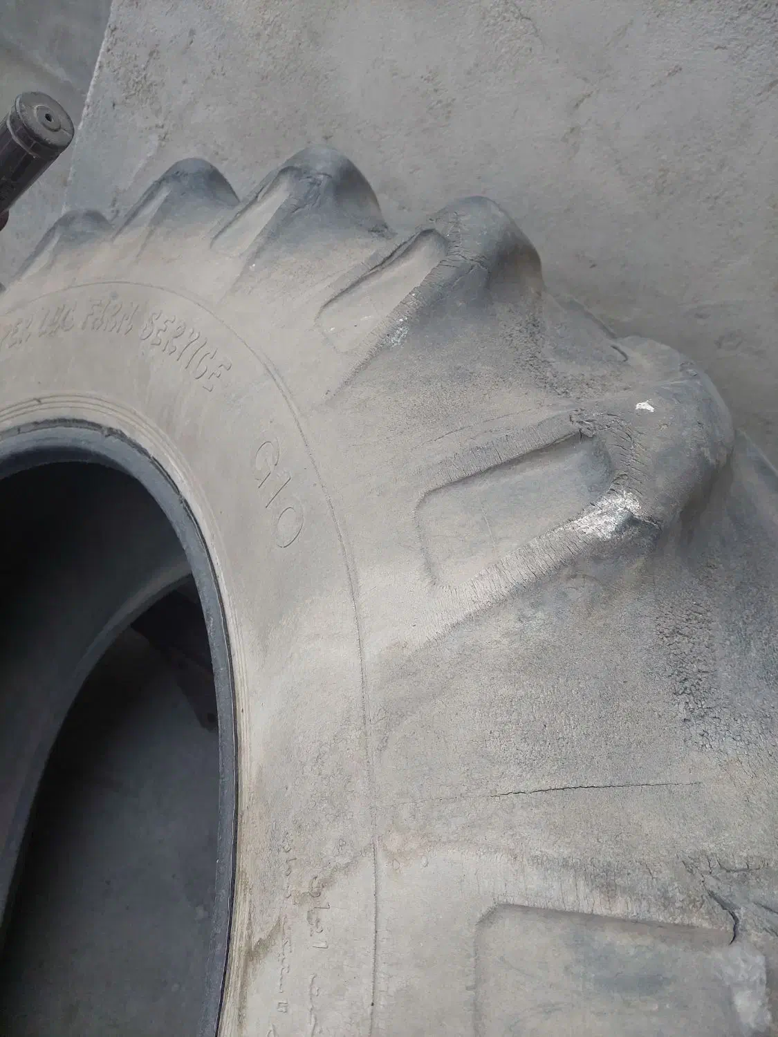 لاستیک تراکتور ۶ سیلندر|قطعات یدکی و لوازم جانبی|بیستون, |دیوار