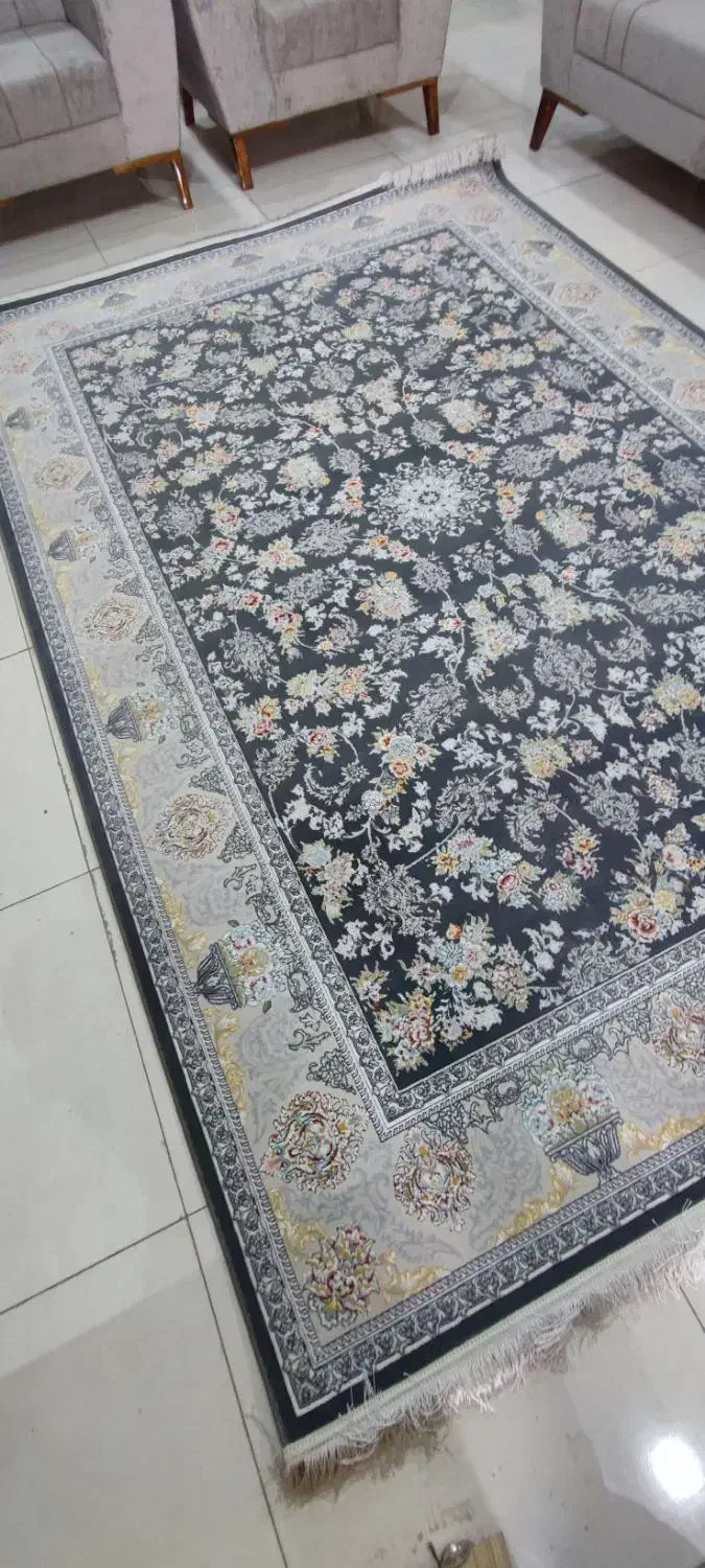 فرش 3*2 ۷۰۰ شانه ضخیم و برجسته نخ ۱۲۰۰ شانه|فرش|شیراز, شهرک فرزانگان|دیوار