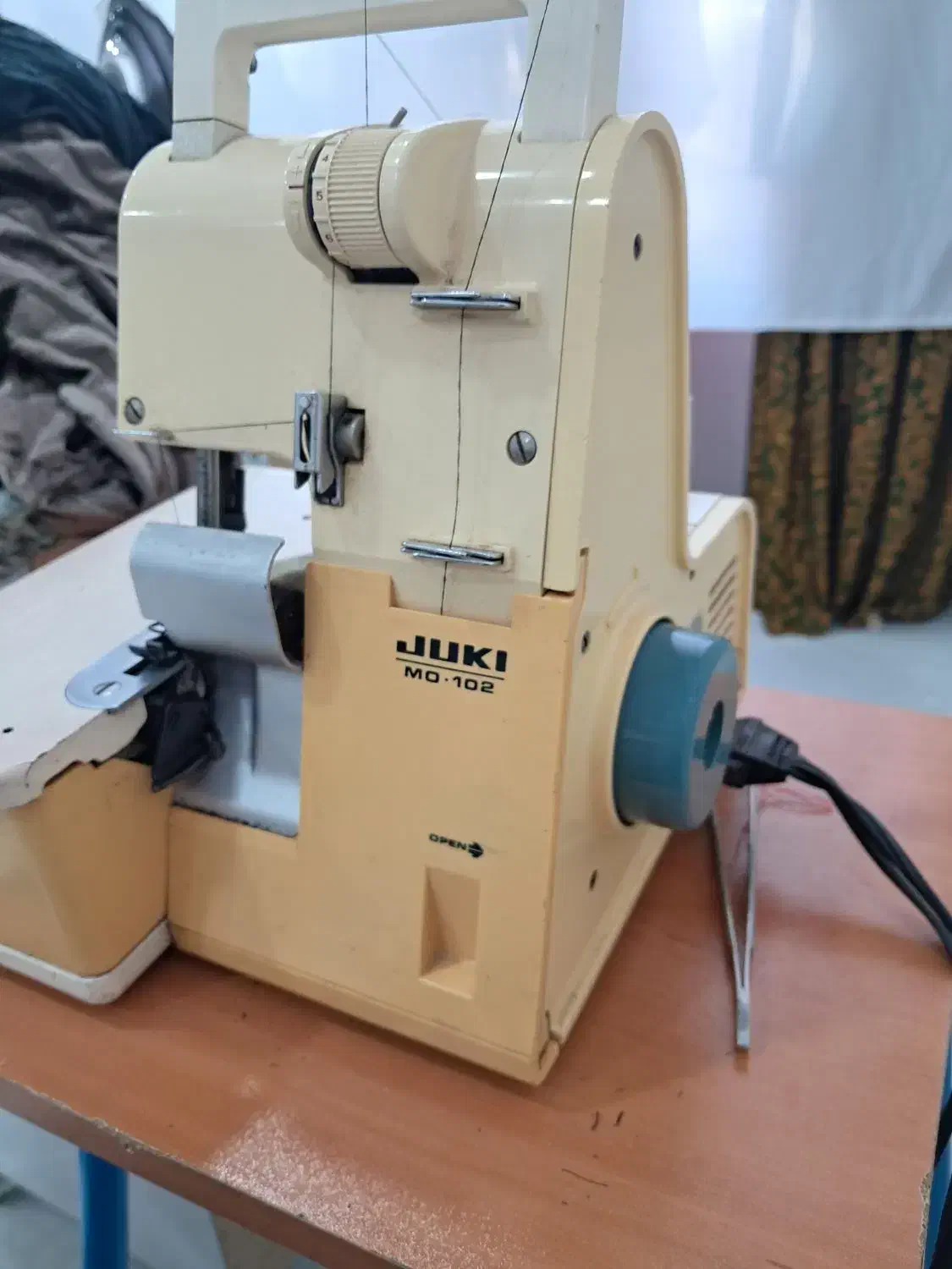 سردوز دونخ|چرخ خیاطی و ریسندگی|مهاباد (آذربایجان غربی), |دیوار