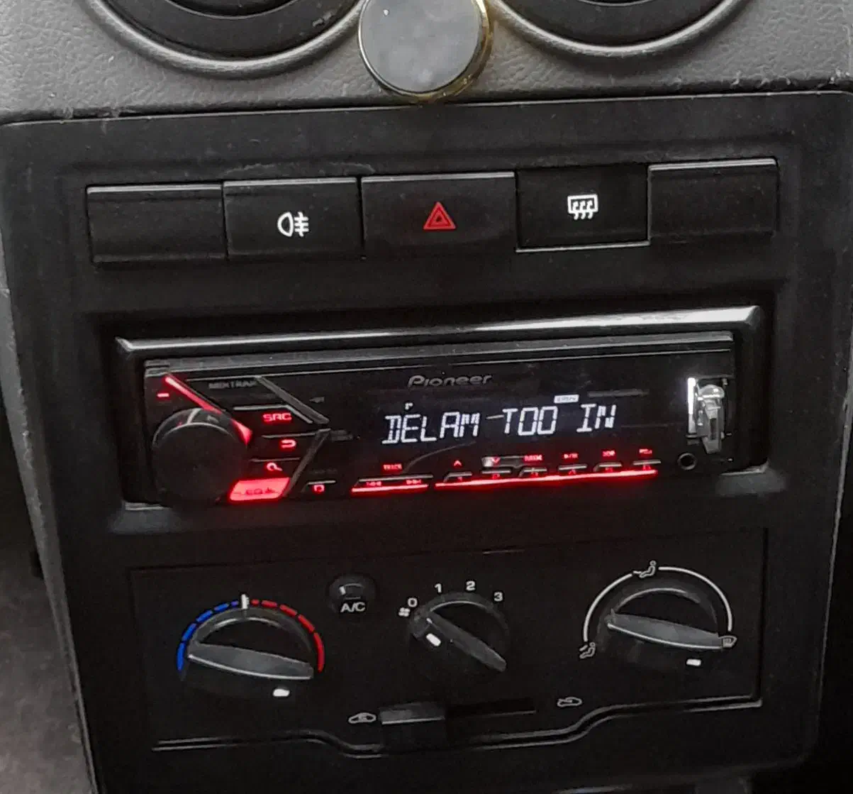 سیستم پایونر در حد|صوتی و تصویری|تاتار علیا, |دیوار