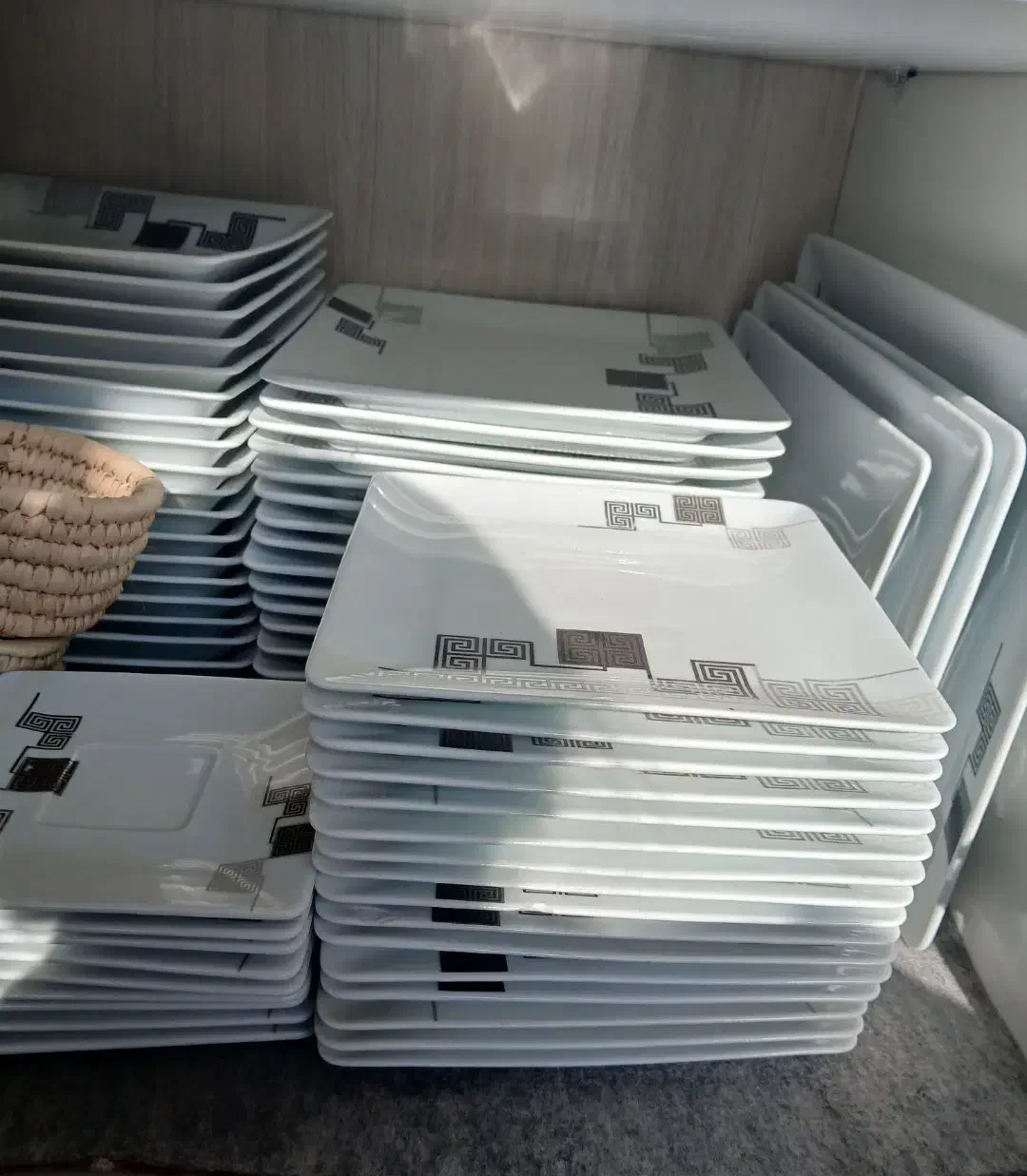 سرویس چینی ۱۸ نفره|ظروف سرو و پذیرایی|ری, منصوریه منگل|دیوار