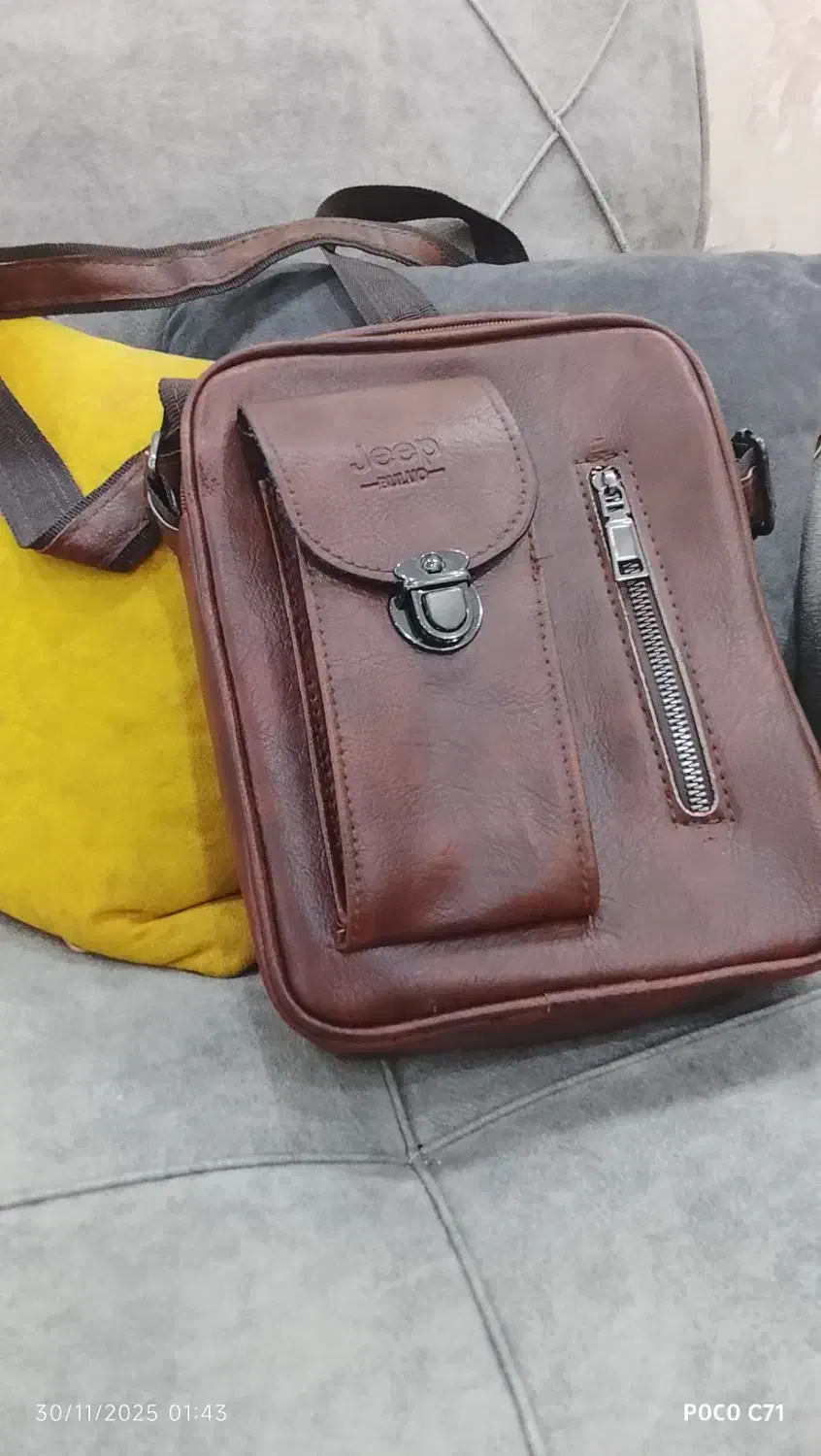 کیف|کیف، کفش، کمربند|رباط‌کریم, رباط‌کریم|دیوار