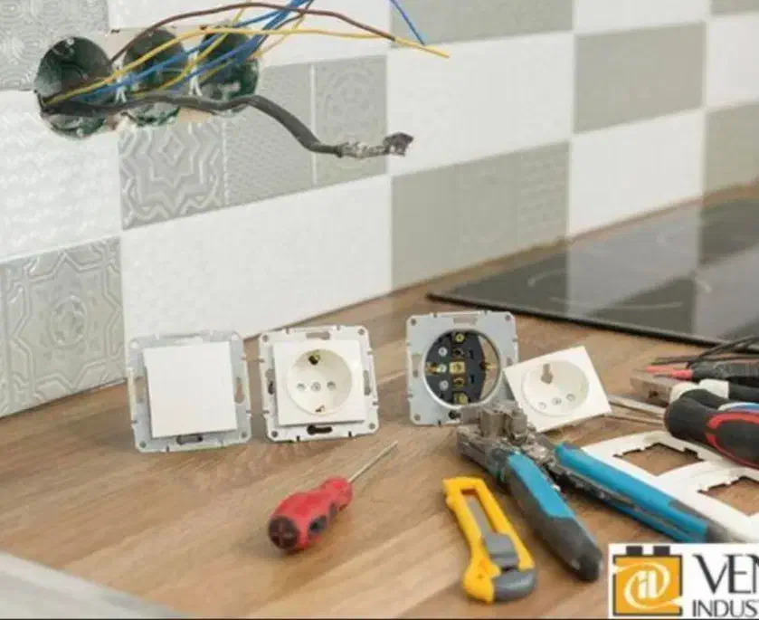 خدمات  برق در فاز های ۱و۲و۳و۴ پردیس  می‌باشد|خدمات پیشه و مهارت|پردیس, فاز ۱|دیوار