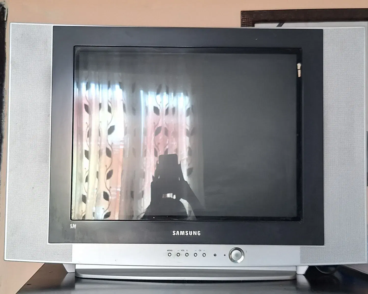 تلوزیون سالم|تلویزیون و پروژکتور|نیشابور, شهرک قدس|دیوار