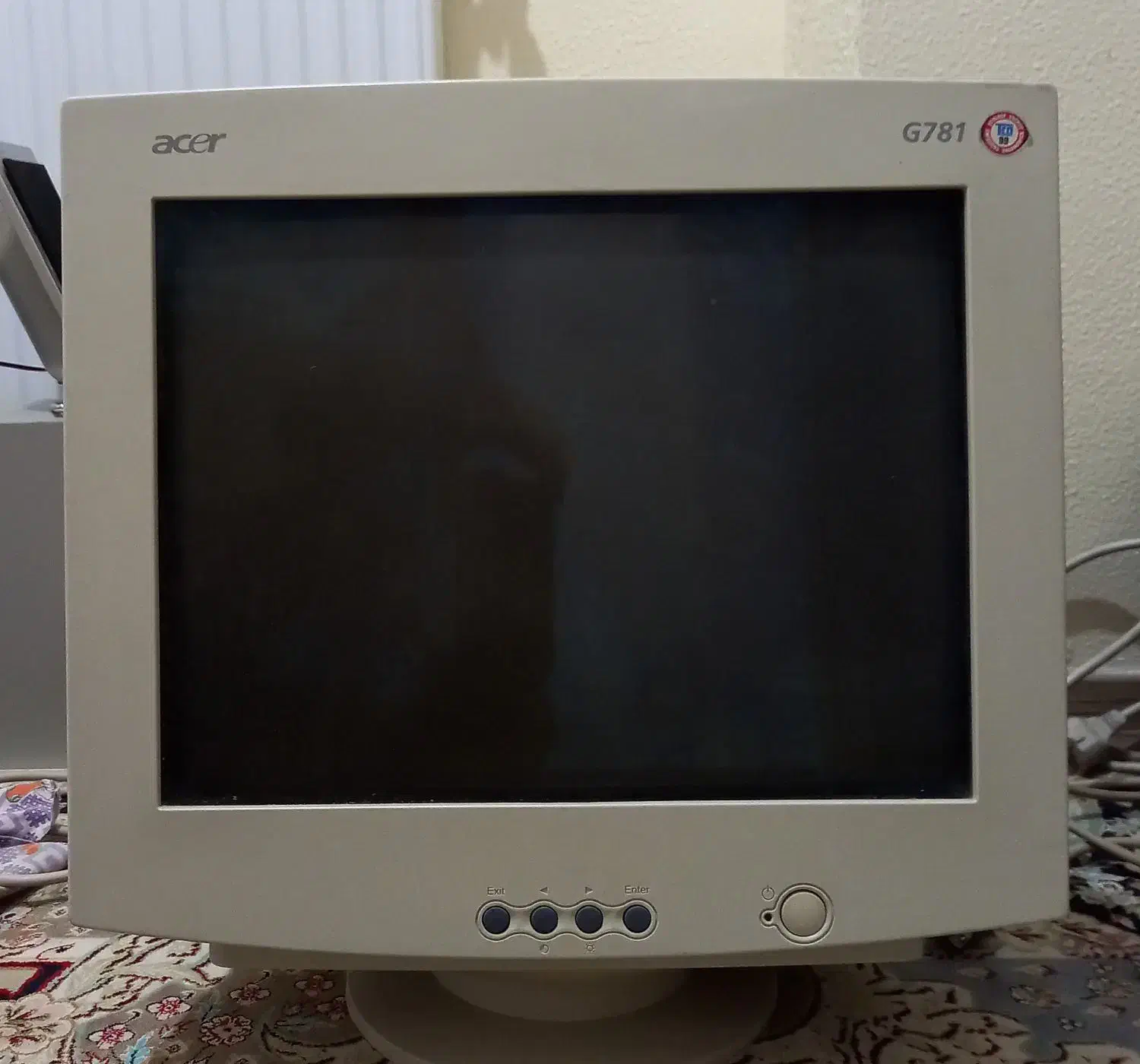 مانیتور crt مخصوص دوربین مدار بسته و کامپیوتر|قطعات و لوازم جانبی رایانه|شاهین‌شهر, عطار|دیوار