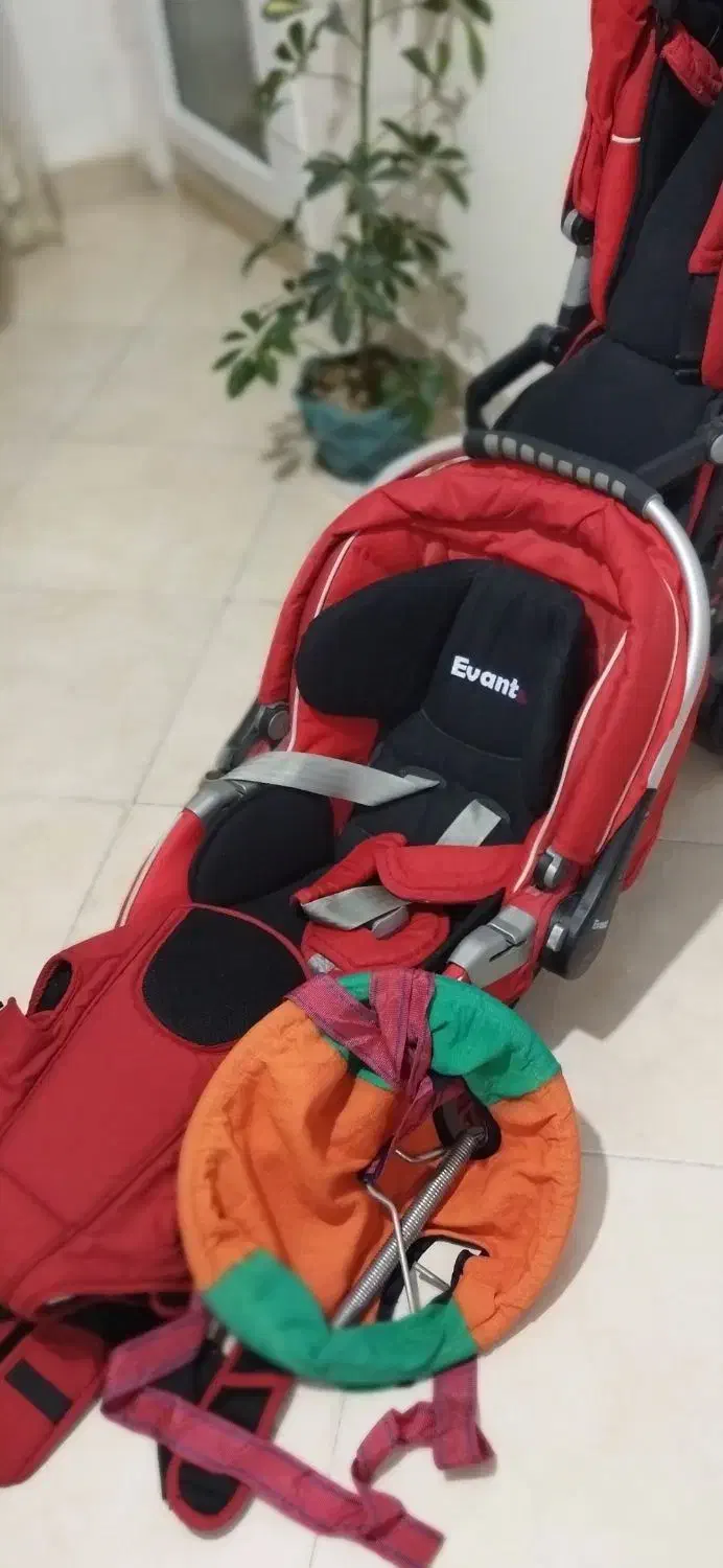 کالسکه و اغوشی وصندلی ماشین در حد نو|کالسکه و لوازم جانبی|فولادشهر, مسکن مهر فولادشهر|دیوار