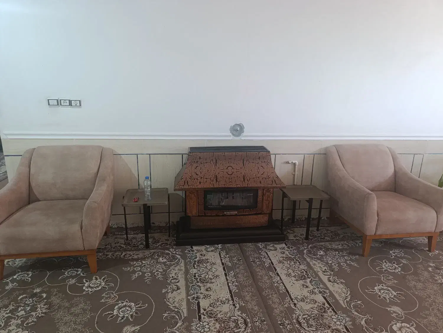 مبل هفت نفره|مبلمان خانگی و میز عسلی|شیراز, باغ تخت|دیوار