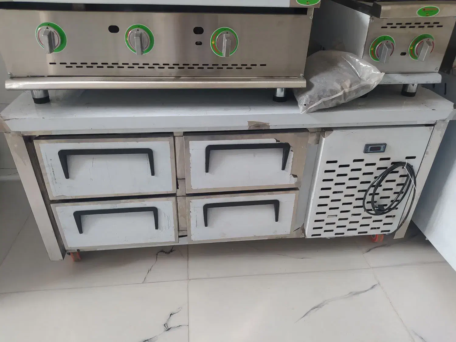 خمیرگیر.میزکار.میزکار زیر فریزر|فروشگاه و مغازه|رشت, شهرک قدس|دیوار