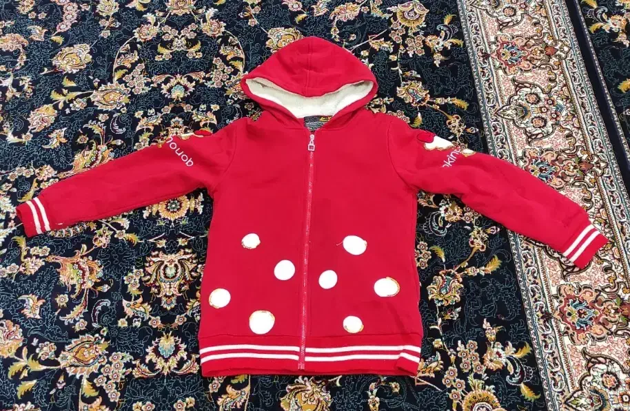 سویشرت و بارونی کاپشن و مانتو حراج شد|لباس|مشهد, هفت تیر (نه دره)|دیوار