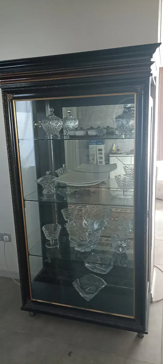 یک بوفه زیبا|بوفه، ویترین، کنسول|لوشان, |دیوار