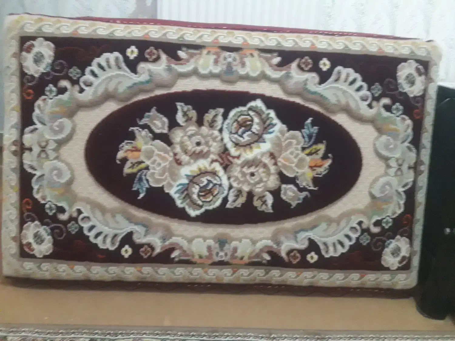 پشتی‌طرح‌برجسته|پشتی|کرمانشاه, |دیوار