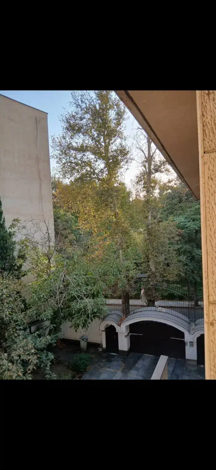 الهیه/۱۲۵ متر/بسیار پر نور/حیاط بزرگ و زیبا/ویودار|اجارهٔ آپارتمان|تهران, باغ فردوس|دیوار