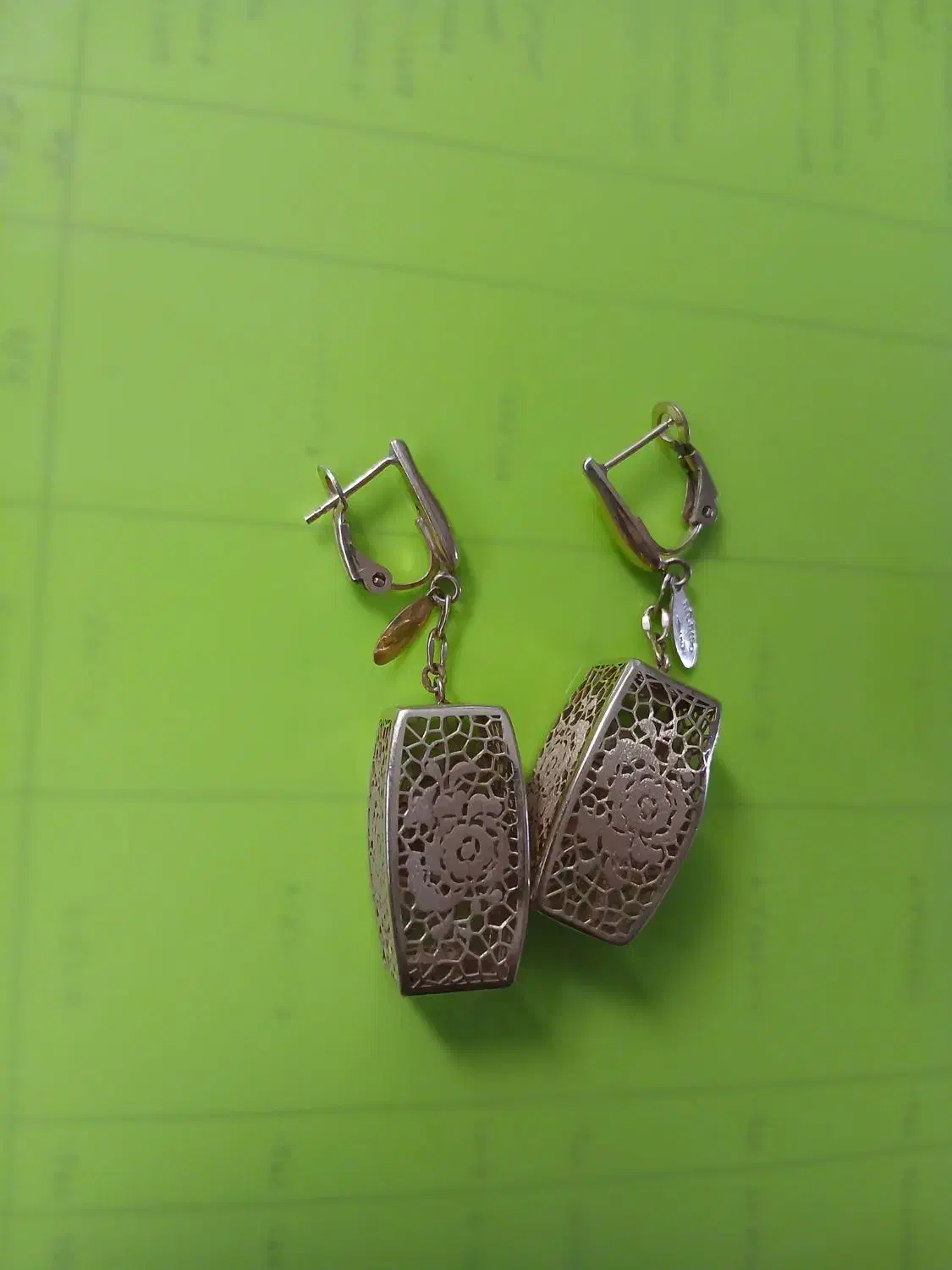 گوشواره مکعب|جواهرات|اراک, |دیوار