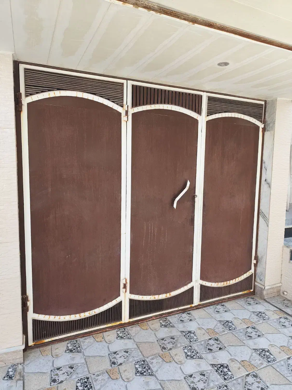 فروش درب پارکینگ و حیاط|مصالح و تجهیزات ساختمان|بندر دیر, |دیوار