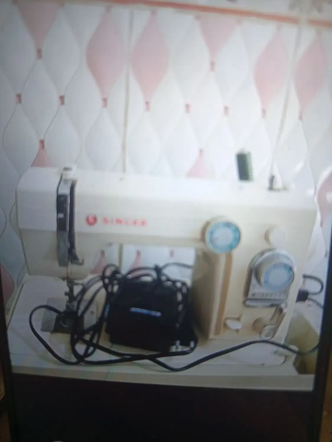 چرخ ژانومه|چرخ خیاطی و ریسندگی|قشم, |دیوار