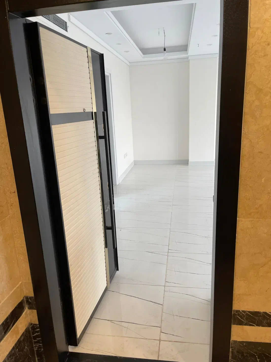 رهن و اجاره(۹۵ متر) ۲ خواب تاپ لوکیشن * ۲ ساله*