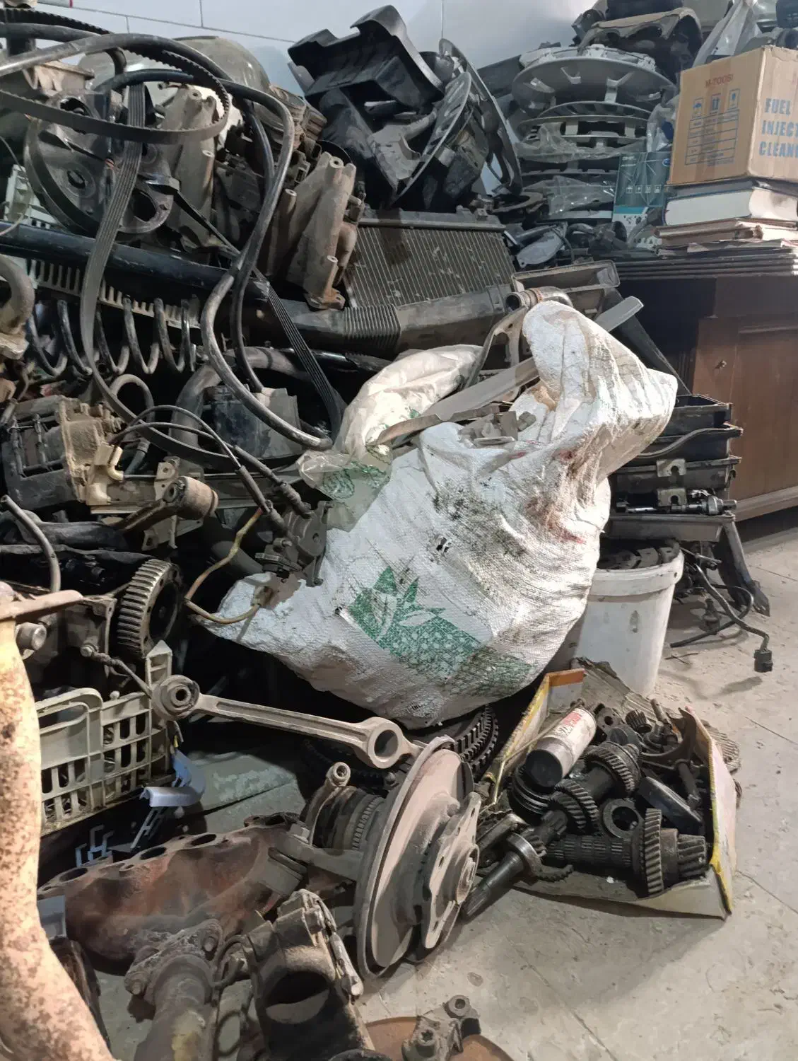 لوازم نو و استوک|قطعات یدکی و لوازم جانبی|یزد, |دیوار